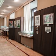 Выставка работ глухих художников в холле Музея естественной истории Татарстана фотографии