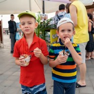 Фестиваль сладостей на Кремлевской набережной 2023 фотографии