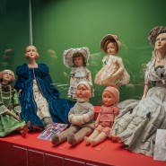 Выставка «Золотой век кукол» фотографии
