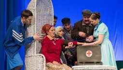 Спектакль «Взлетел петух на плетень»