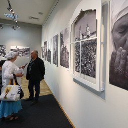 Выставка Рамиля Гали «Тимер кешеләр» — «Железные люди»