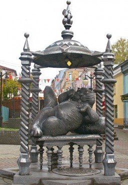 Памятник Коту Казанскому