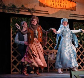 Спектакль «Ханума»