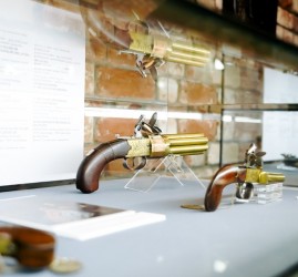 Выставка «Потайное оружие XVIII-XX вв»