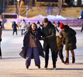 День всех влюбленных на катке в парке «Черное озеро» 2026