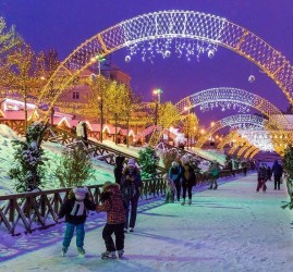 Каток на Кремлевской набережной 2020/2021