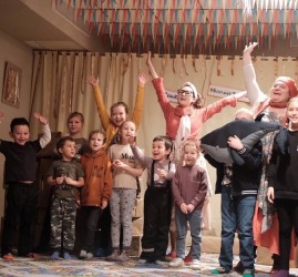Спектакль «Тень, кит и удивительный переезд»